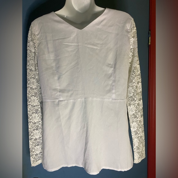 White Button Up w/ Lace Sleeves - Picture 2 of 3